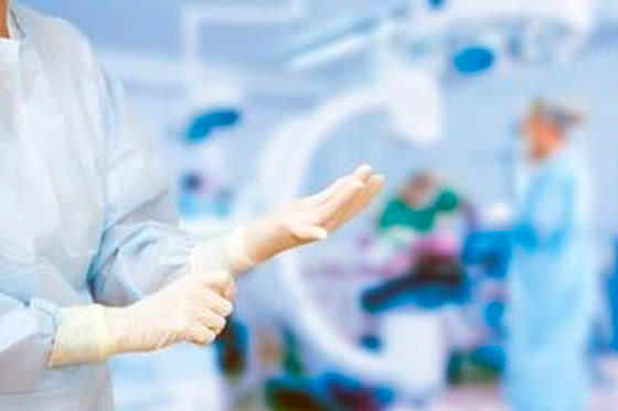 Por error médico, en Bogotá le quitan un seno a una mujer