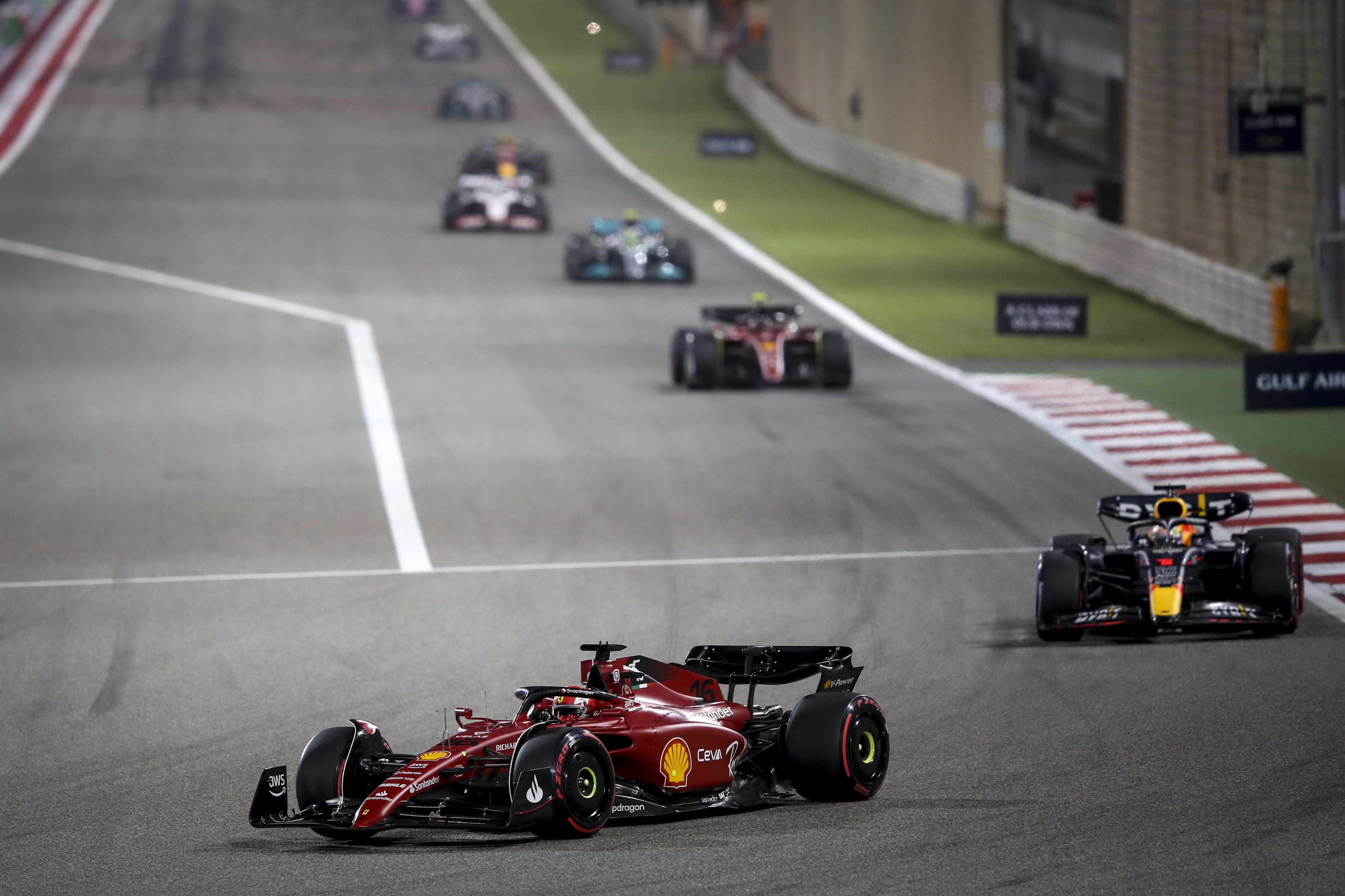 Sakhir (Bahrain), 20/03/2022.- Monaco's Formula One driver Charles Leclerc of Scuderia Ferrari leads the Formula One Grand Prix of Bahrain at the Bahrain International Circuit in Sakhir, Bahrain, 20 March 2022. (Fórmula Uno, Bahrein) EFE/EPA/ALI HAIDER