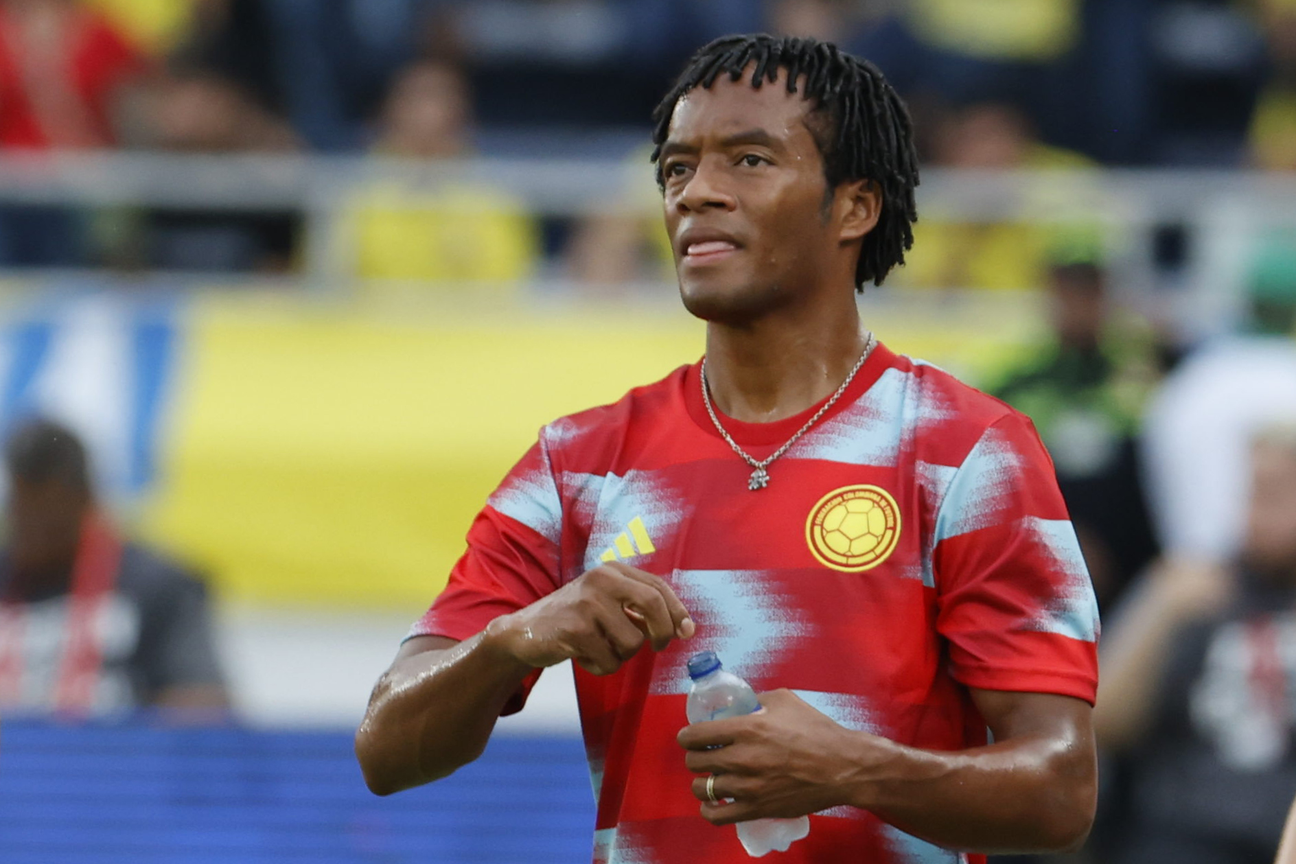 AMDEP8934. BARRANQUILLA (COLOMBIA), 07/09/2023.- Juan Guillermo Cuadrado de Colombia en el calentamiento hoy, en un partido de las Eliminatorias Sudamericanas para la Copa Mundial de Fútbol 2026 entre Colombia y Venezuela en el estadio Metropolitano en Barranquilla (Colombia). EFE/ Mauricio Dueñas Castañeda