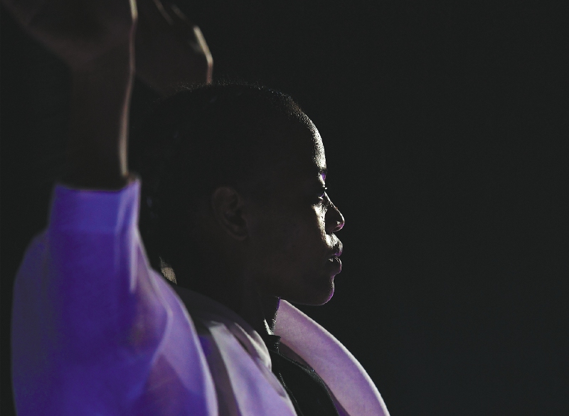 El tapiz de encuentros, memoria y danza de Dorothée Munyaneza
