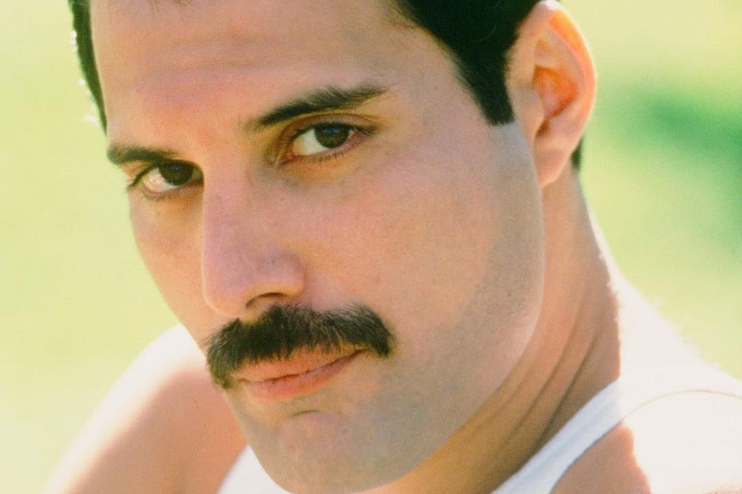 Freddie Mercury: así fue su relación con Mary Austin, su única novia