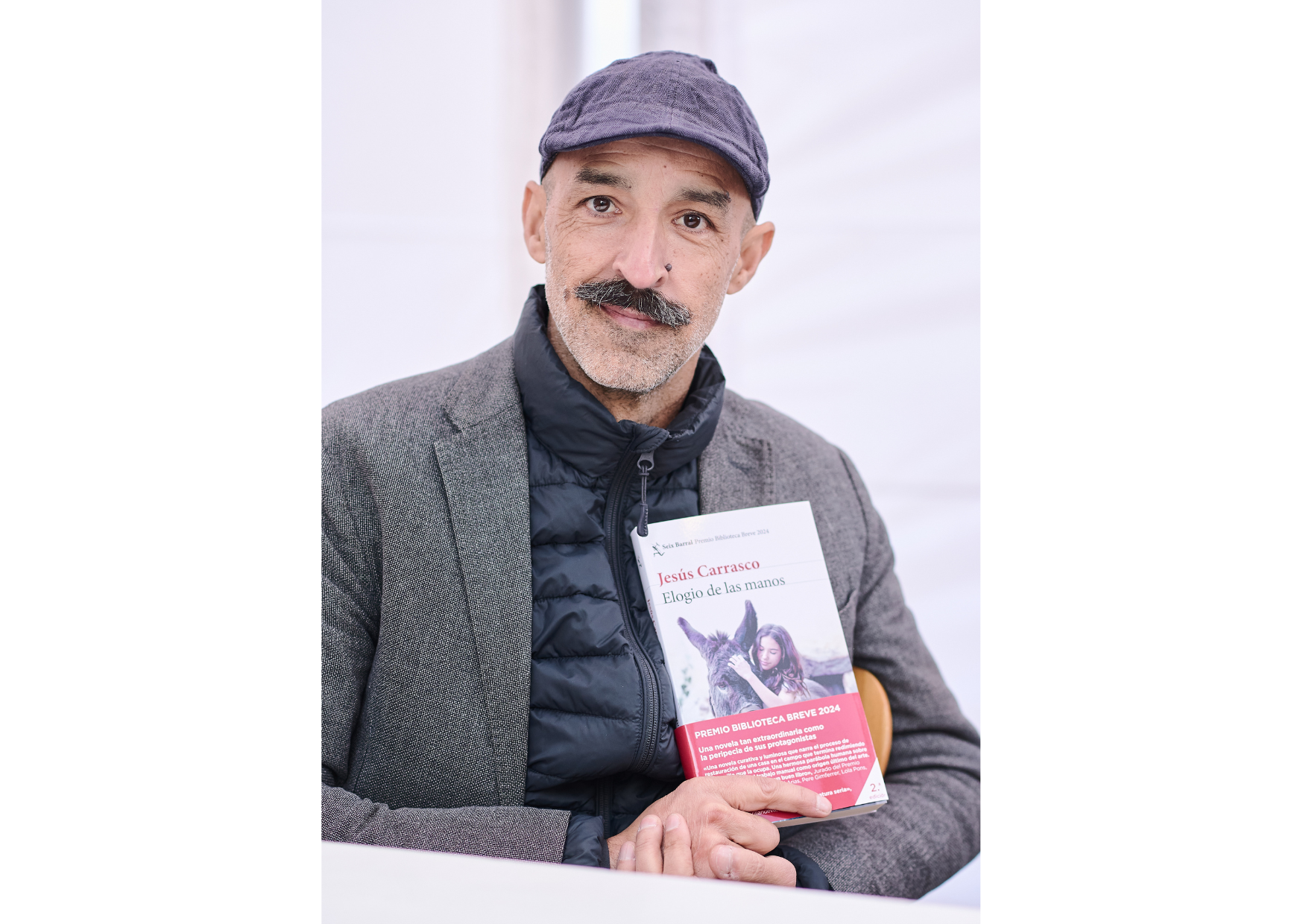 Caja de citas: frases del escritor Jesús Carrasco