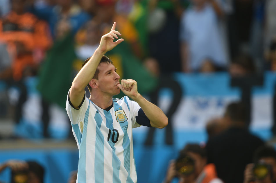 Messi frotó la lámpara y Argentina clasificó a octavos
