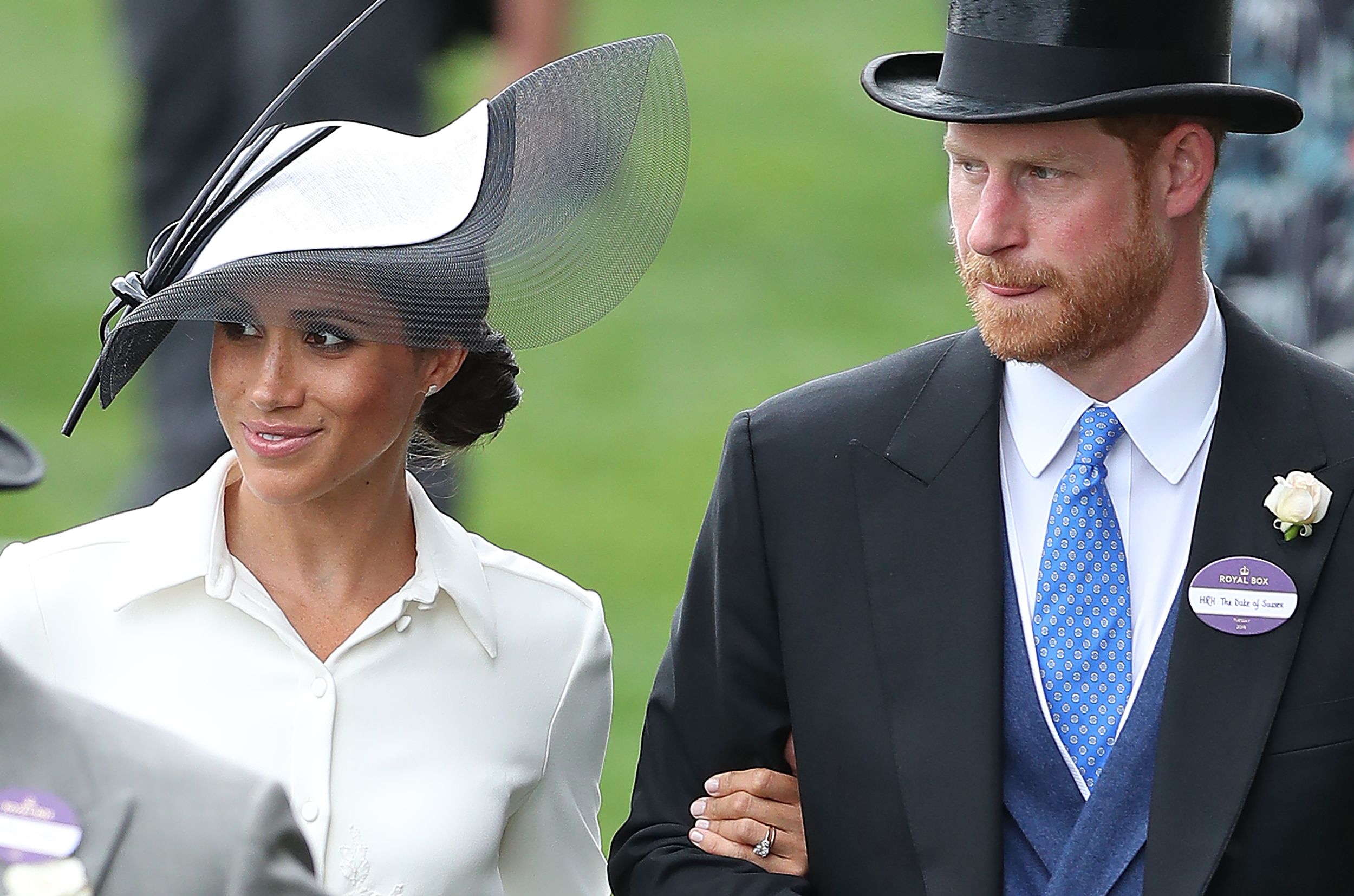 Meghan Markle acusa a la monarquía británica de “perpetuar falsedades” sobre ella y el príncipe Enrique