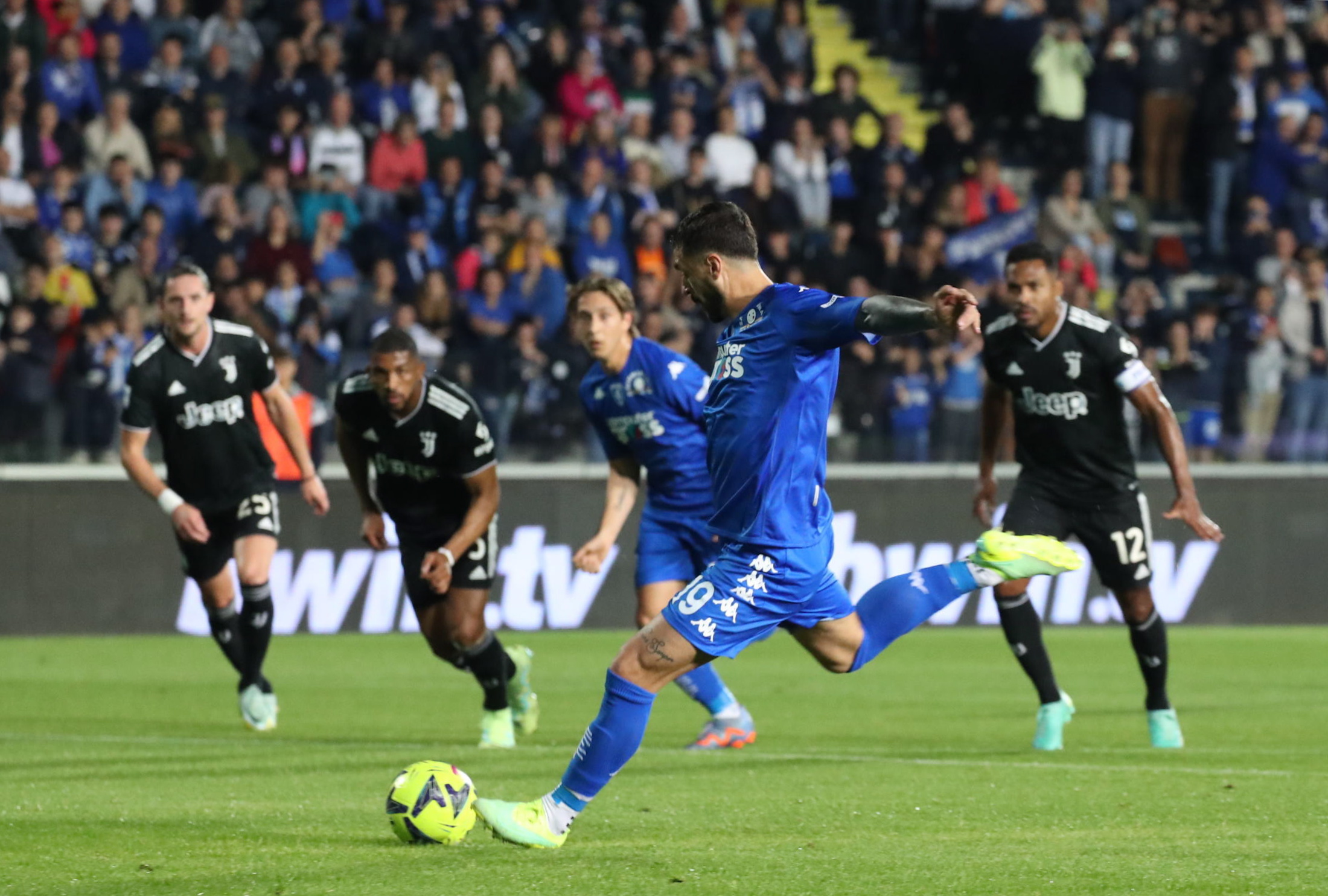 Jornada difícil para Juventus: derrota y menos 10 puntos en la Serie A