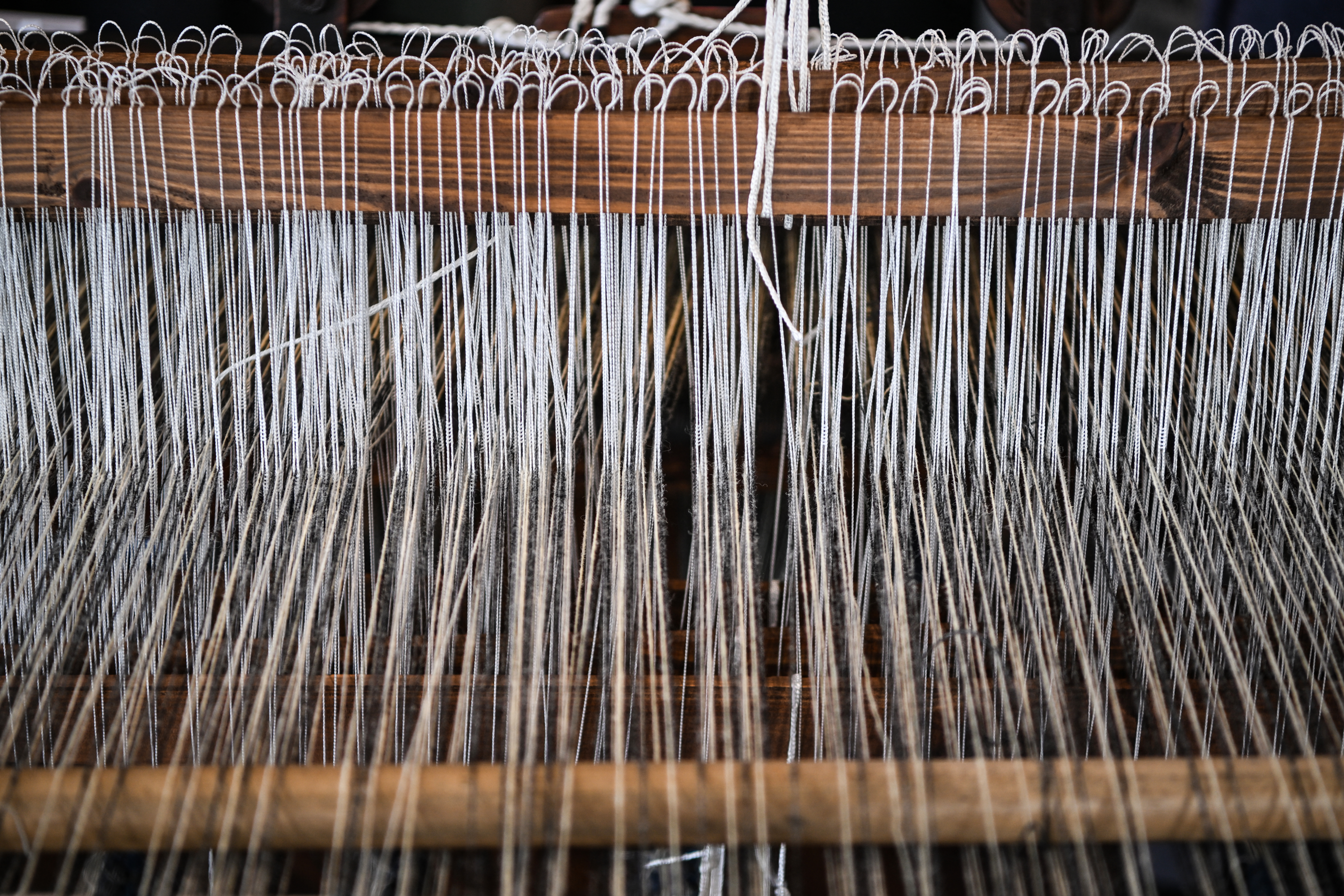 El tejido de lana “tweed”, una tradición que se perpetúa en una isla de Escocia