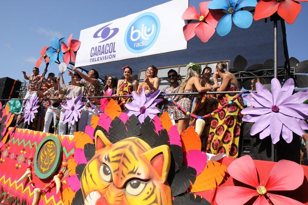 El talento de Caracol Televisión y la revista Vea se tomaron el desfile más emblemático y simbólico del Carnaval de Barranquilla.