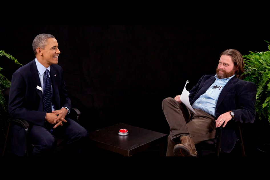 Zach Galifianakis entrevista a Barack Obama para FunnyOrDie.com.