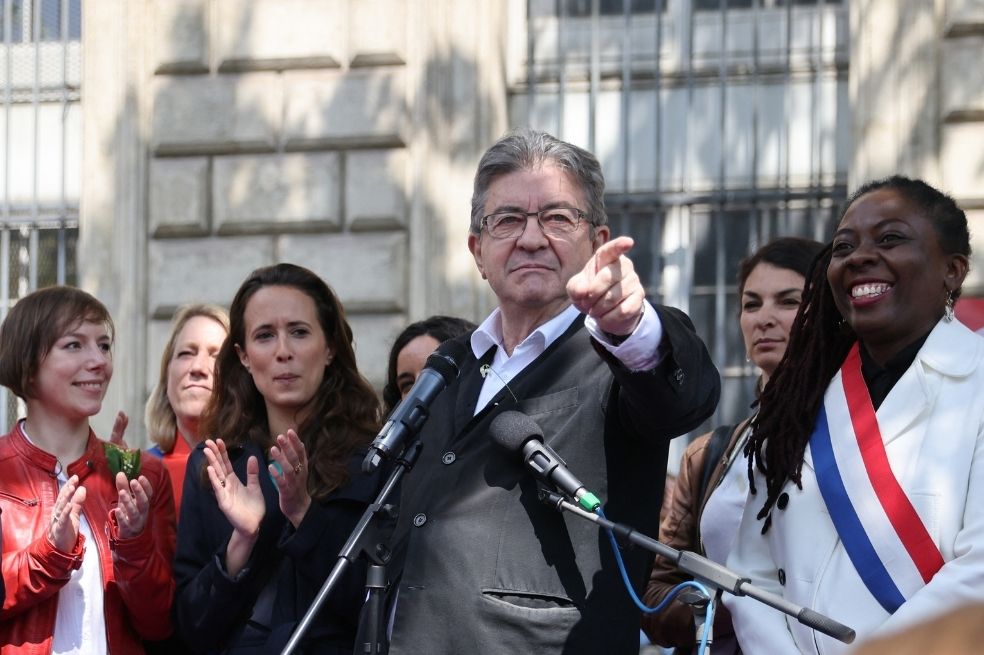 Histórico acuerdo de la izquierda francesa sacude el tablero antes de elecciones