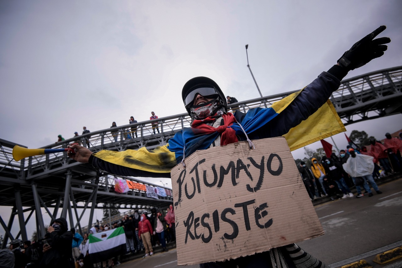 Varios grupos se protestaron contra la cuestionada operación militar de Putumayo que dejó 11 personas muertas.