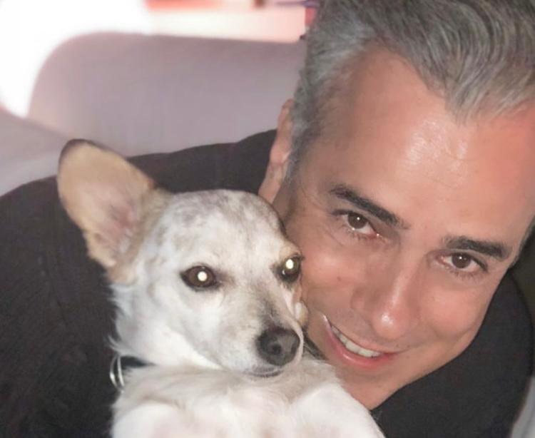 “Te llevas un pedazo de mi alma”: Jorge Enrique Abello despide a su amiga perruna