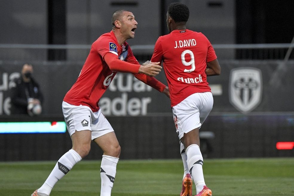 El título de Lille este año fue campeonato todavía más impensado que los anteriores. Y no solo porque la plantilla de PSG ahora tiene más figuras con jugadores como Neymar, Keylor Navas o el mismo Kylian Mbappé que les quitó el título con Mónaco en 2017, también porque los Dogos tienen un equipo mucho más modesto que los anteriormente descritos. Una plantilla en en la cual primó el conjunto y en la que se  destacan pocas individualidades como el experimentado Burak Yilmaz o el joven canadiense Jonathan David. Toda una hazaña para los libros de historia.
