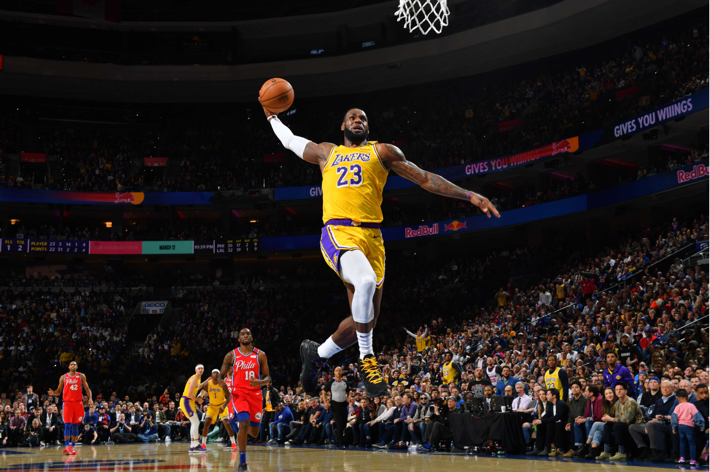Los 40 años de LeBron James, el rey que mira el ocaso de su legado