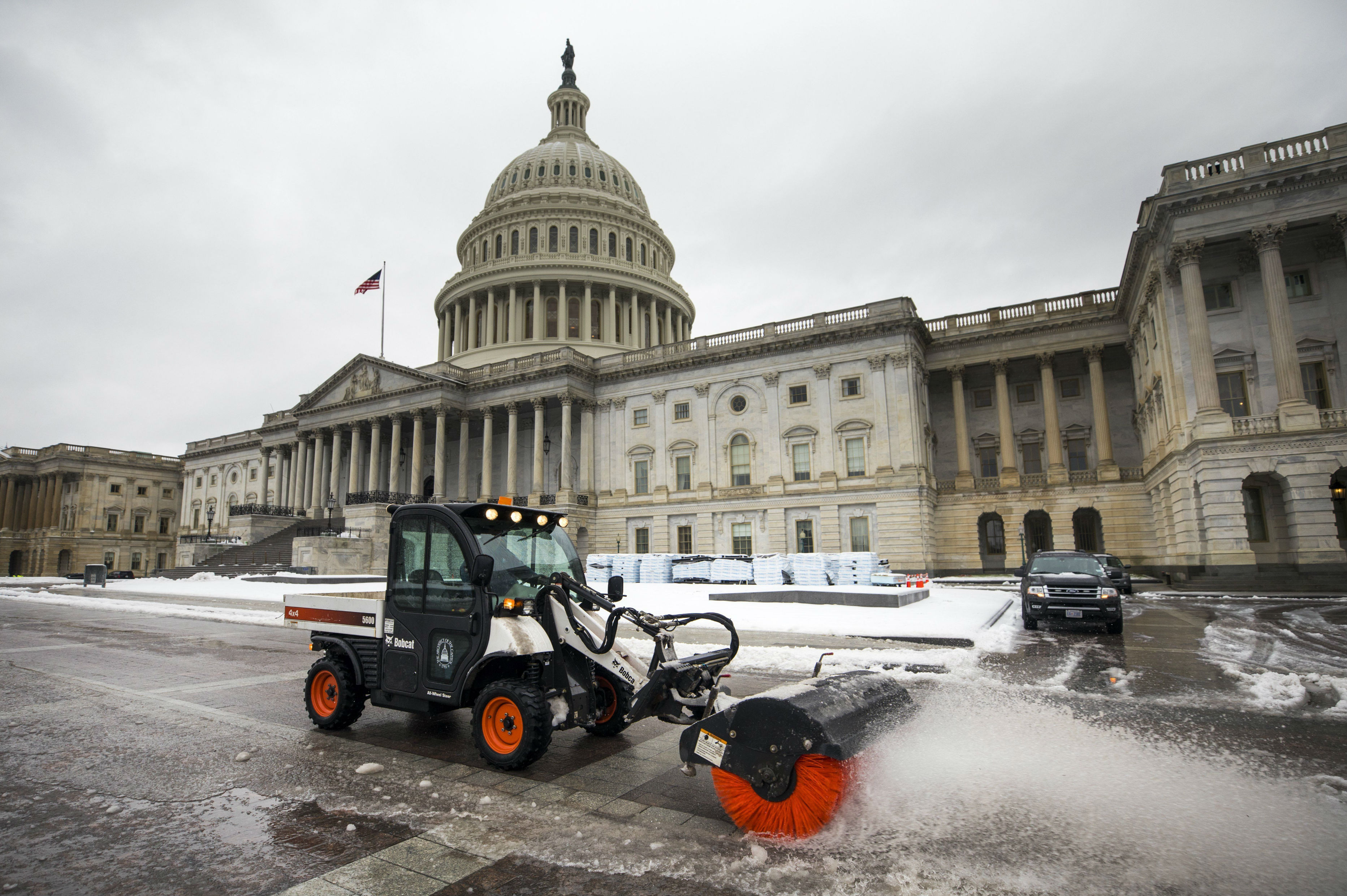 Una tormenta de nieve castiga a Nueva York, con un impacto menor al esperado