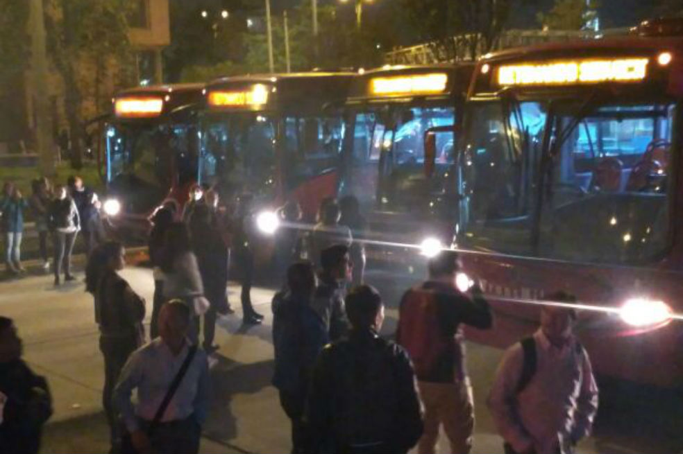 A bloqueos “sistemáticos y simultáneos” atribuyó Transmilenio caos de este miércoles