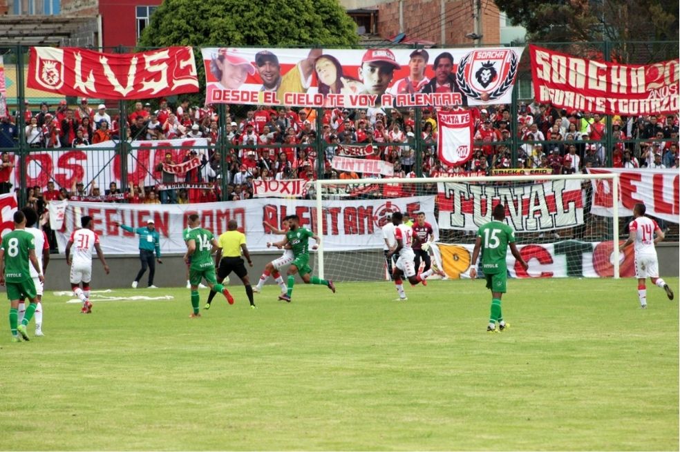 El nuevo campo de juego del cual Patriotas espera tener como sede alterna para próximos encuentros como local, contó con la presencia de hinchas de ambos equipos y con ídolos como el exjugador del equipo de la Capital Alfonso Cañón, además de la presencia del alcalde del municipio Juan Carlos Saldarriaga
