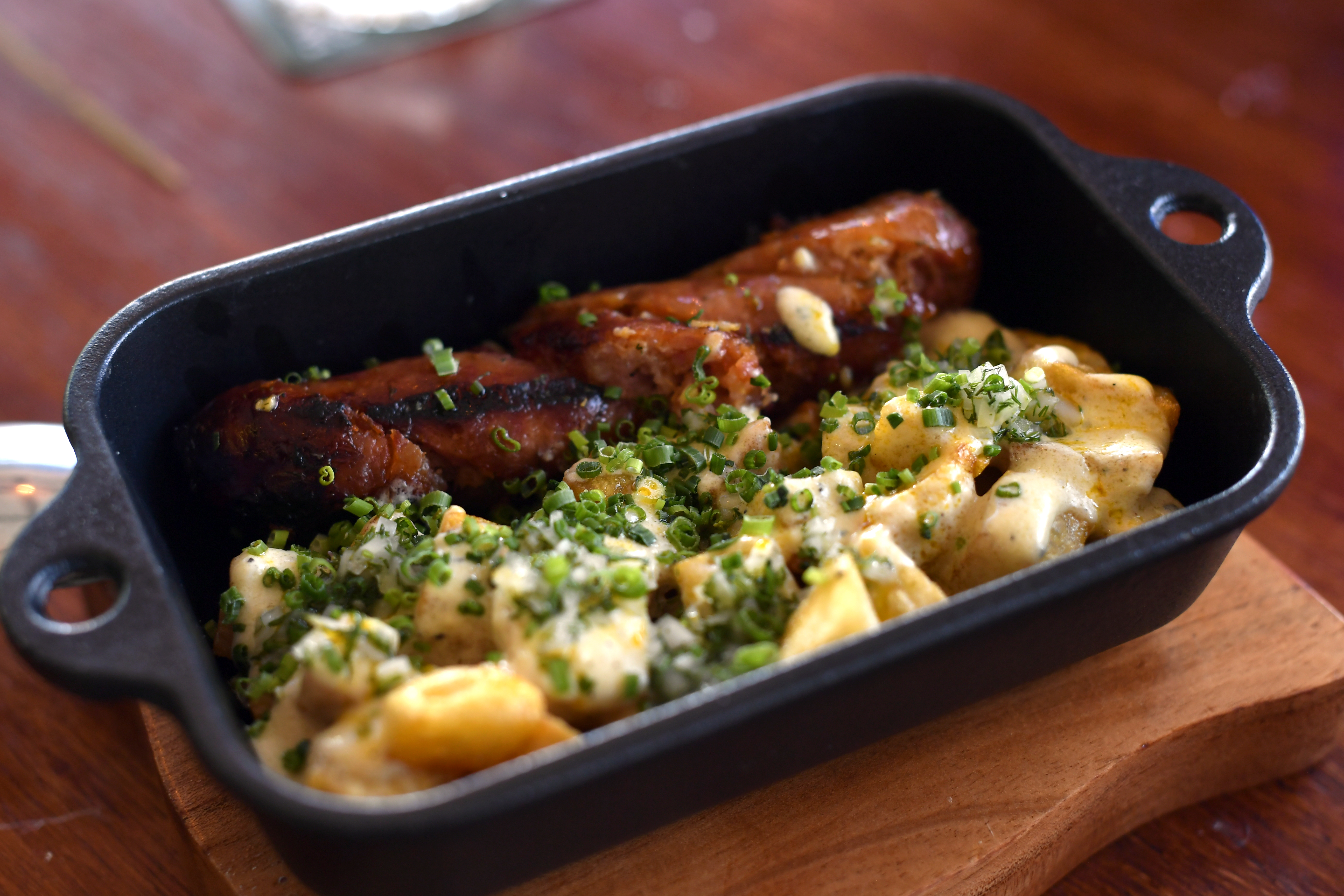 Patatas al Cabrales y chorizo criollo