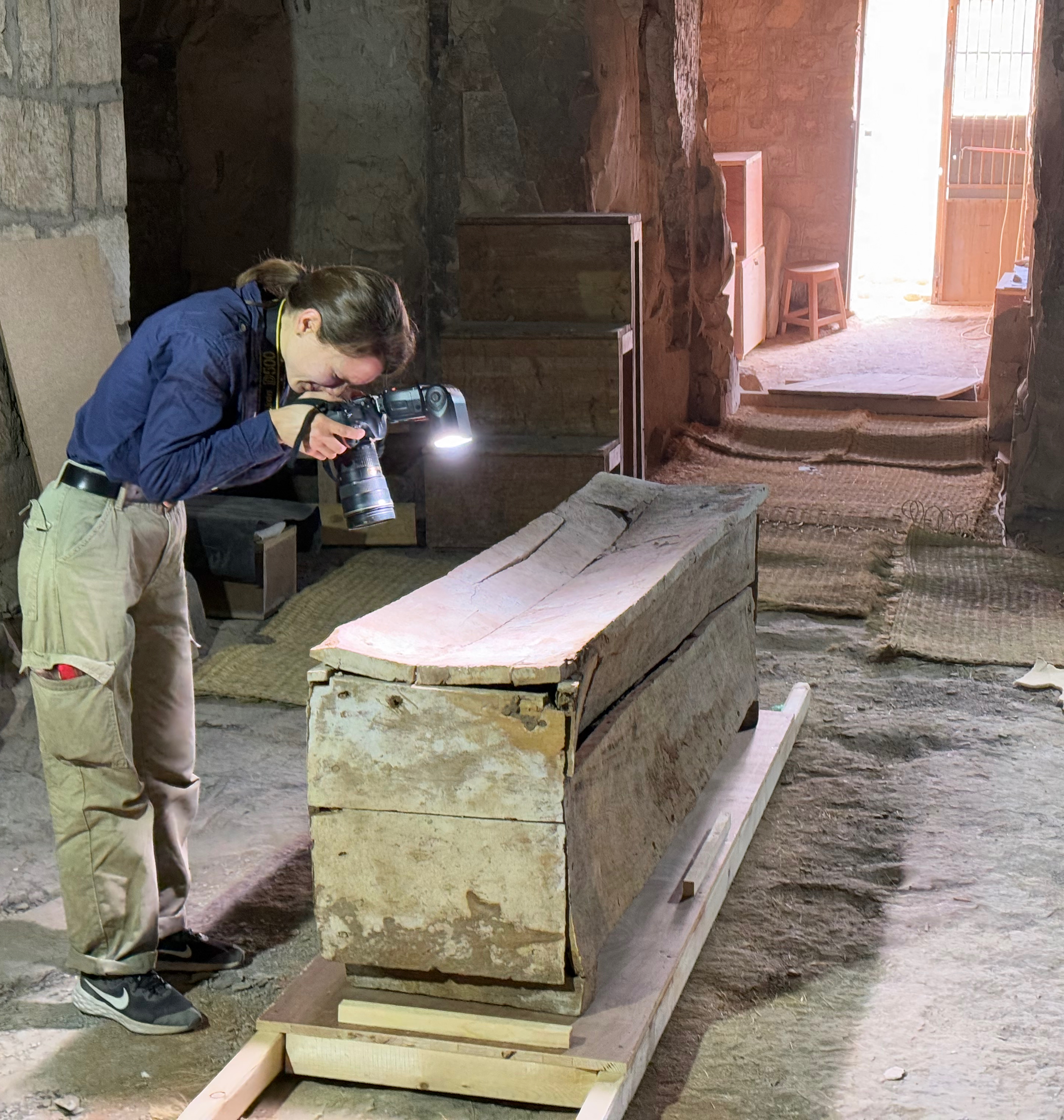 Descubren un sarcófago de hace 3.800 años en Egipto, de la época del Imperio Medio