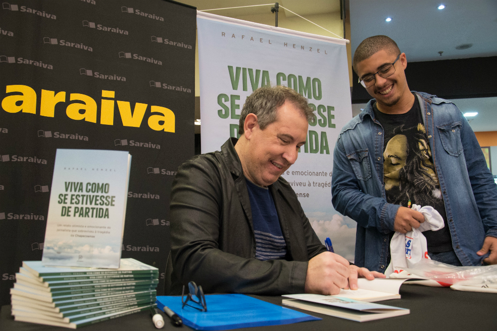 "Vive como si cada día fuera el último", libro que escribió sobreviviente de Chapecoense
