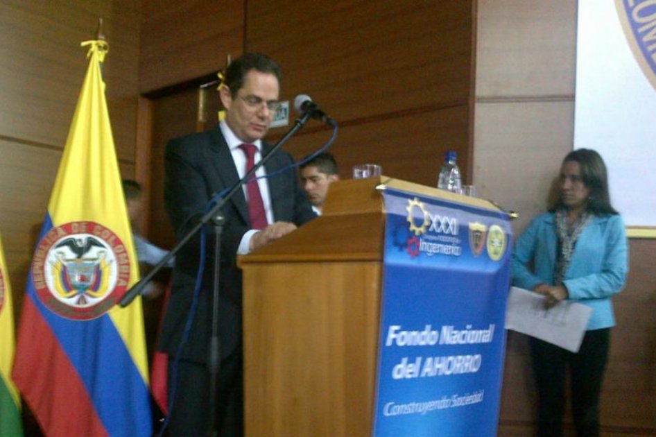 «Caída de la construcción en Bogotá es alarmante»: Vargas Lleras