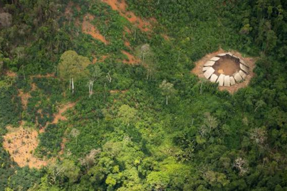 Investigan supuesta masacre de diez miembros de tribu aislada del Amazonas