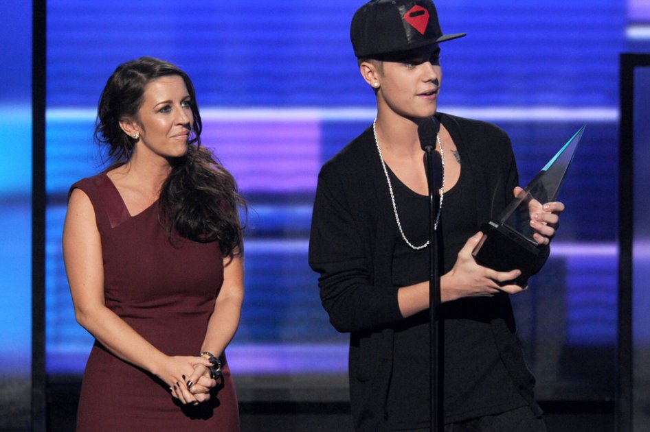Justin Bieber no quiere que su madre sea su mánager