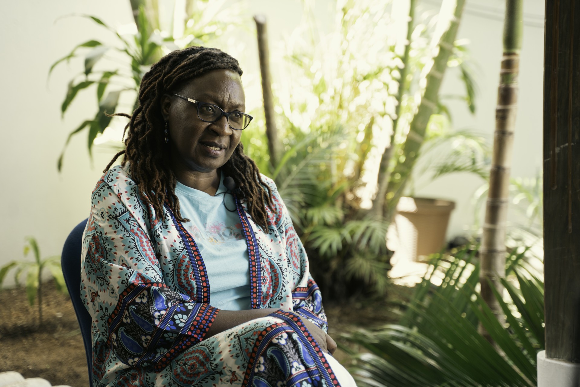 Nacida en Kenia, África, Mwangi-Powell tiene una maestría en Políticas y Programas de Población de la Universidad de Cardiff, en el Reino Unido, y un doctorado en Desarrollo Económico de las Mujeres y Comportamiento de Fertilidad de la Universidad de Exeter, también en ese país.