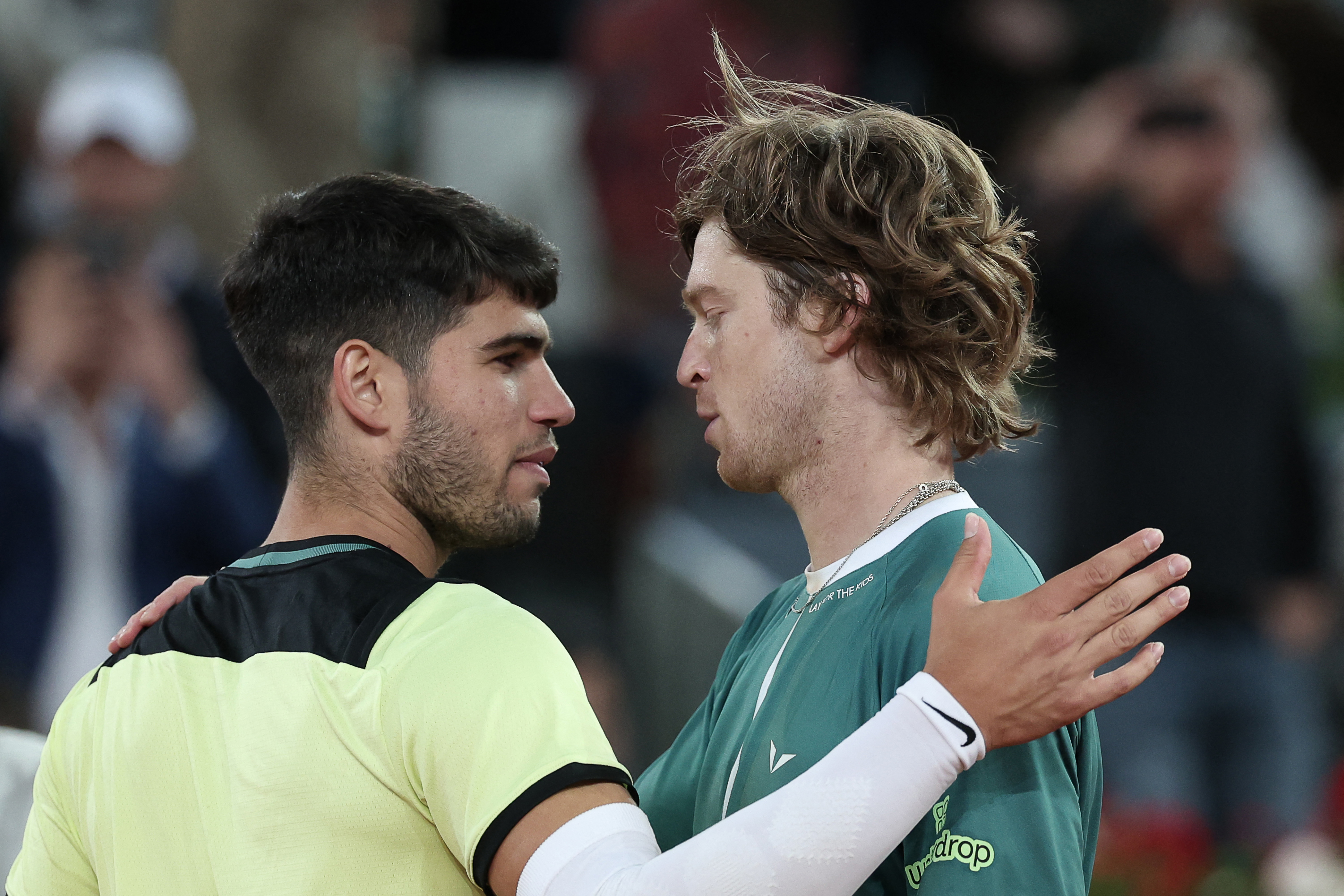 Sorpresa en el Abierto de Madrid: Alcaraz, vigente campeón, cayó ante Rublev