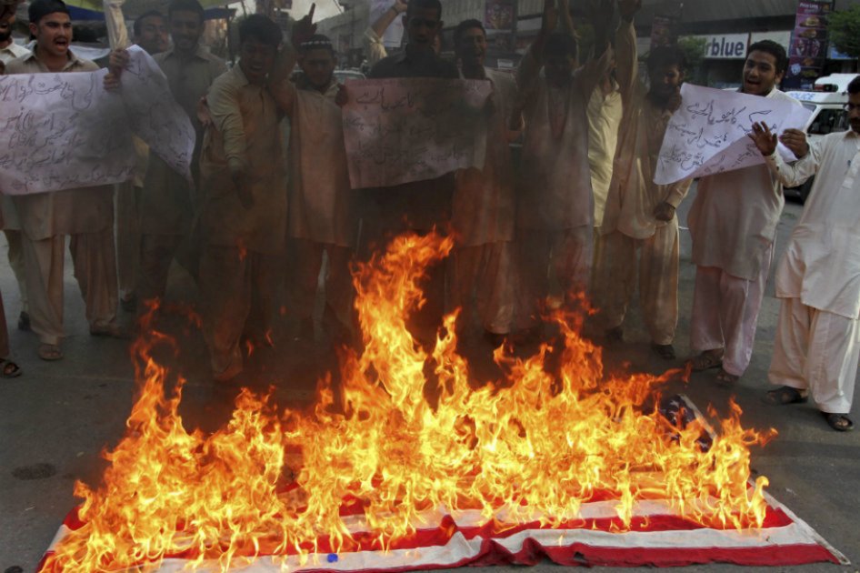 Ministro pakistaní ofrece recompensa por muerte del director de video anti islam