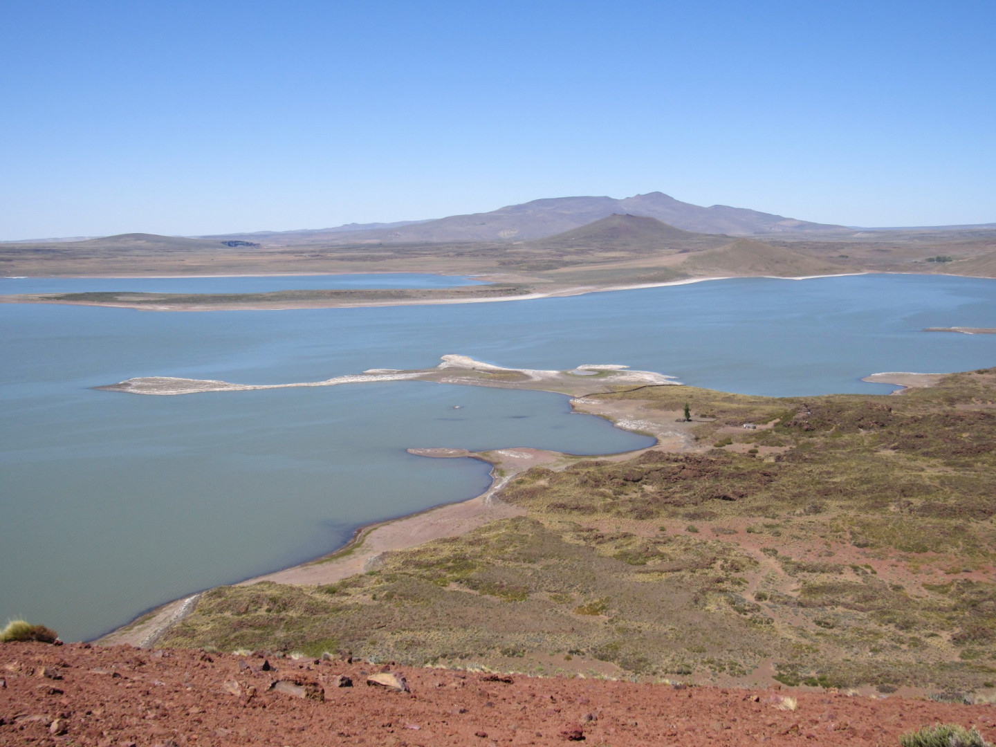 Estos 5 lagos de la Patagonia argentina se están secando. ¿Por qué?