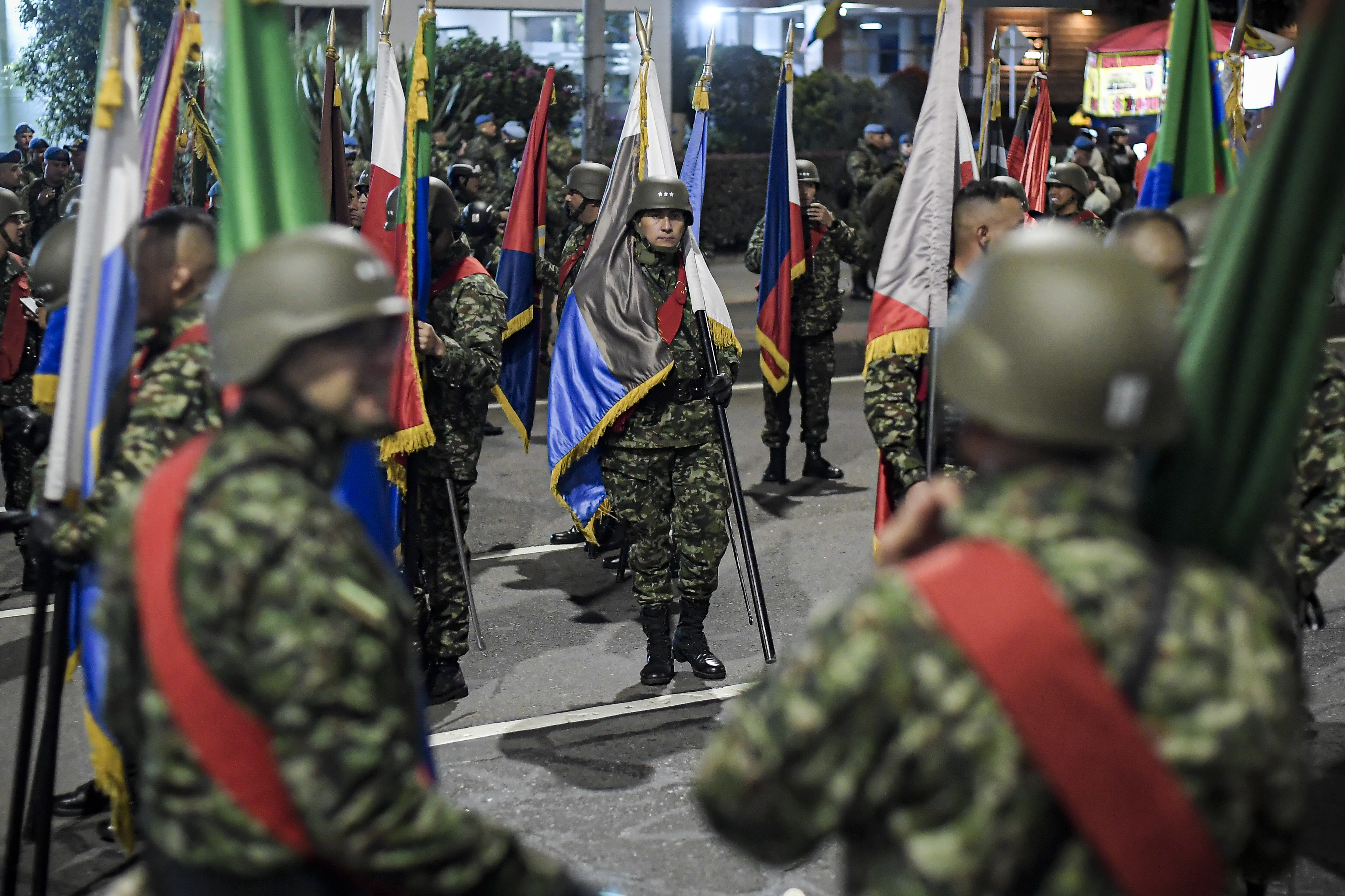 En la noche del jueves y viernes, las Fuerzas Militares y de Policía realizaron los ensayos del tradicional desfile del 20 de julio, con motivo de los 215 años de independencia de Colombia.