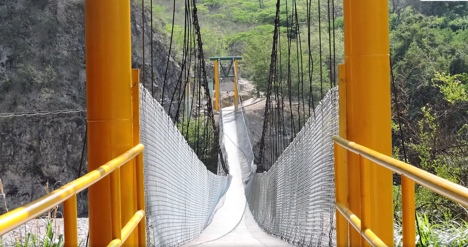 Se cayó puente colgante que fue entregado a finales del año pasado en Santander