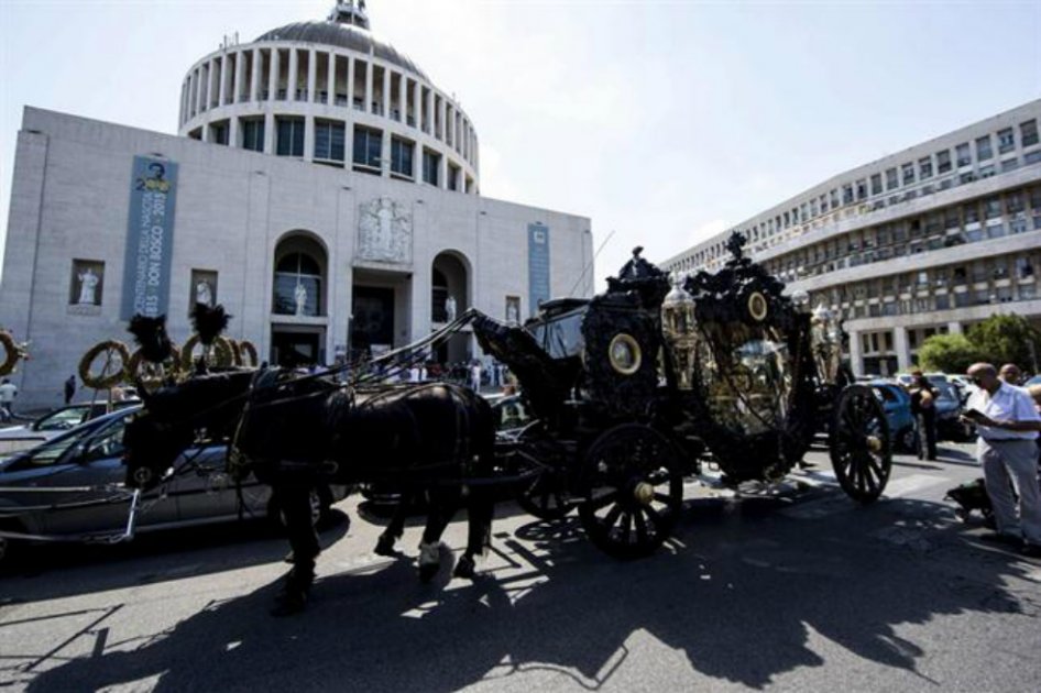 Ostentoso funeral  que llamó la atención del mundo