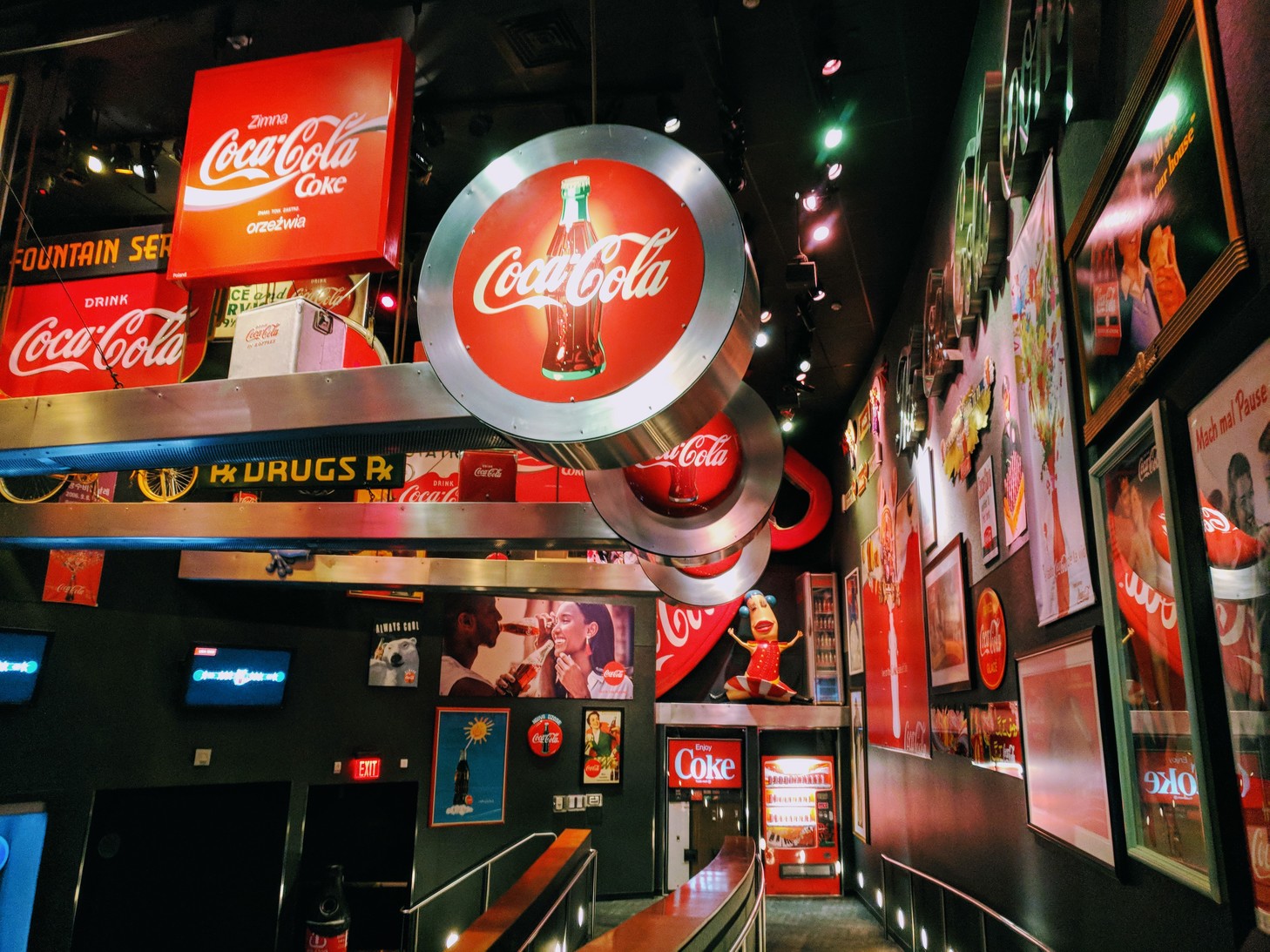No hay mayor atractivo que visitar el museo de Coca Cola. Un complejo rico en historia, no solo en el pasado de esta bebida, sino de la cultura estadounidense.