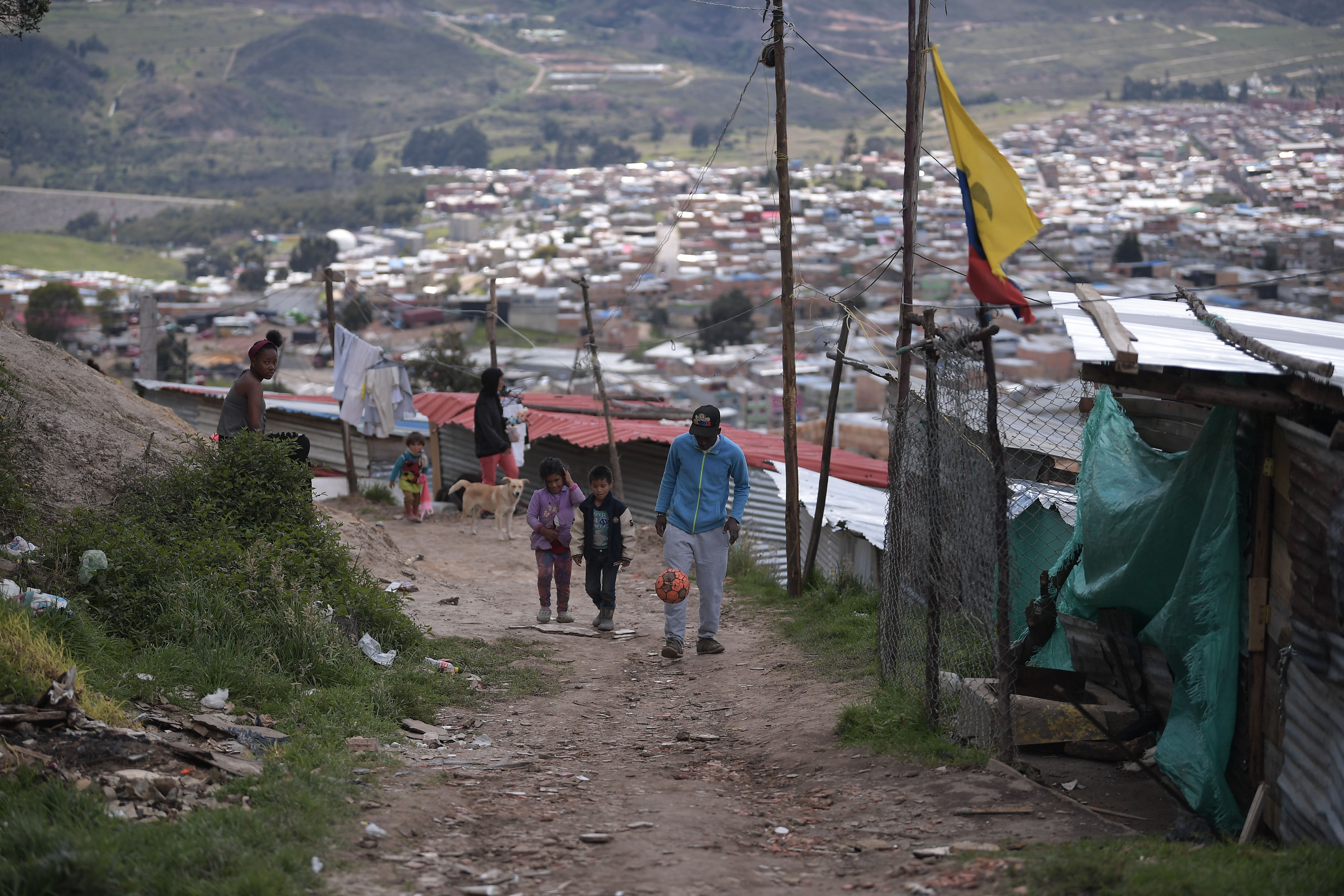 El mapa de la pobreza monetaria en Colombia: así les fue a los departamentos en 2025