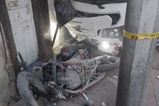 Ruta escolar perdió el control y causó grave accidente: se reportan dos fallecidos
