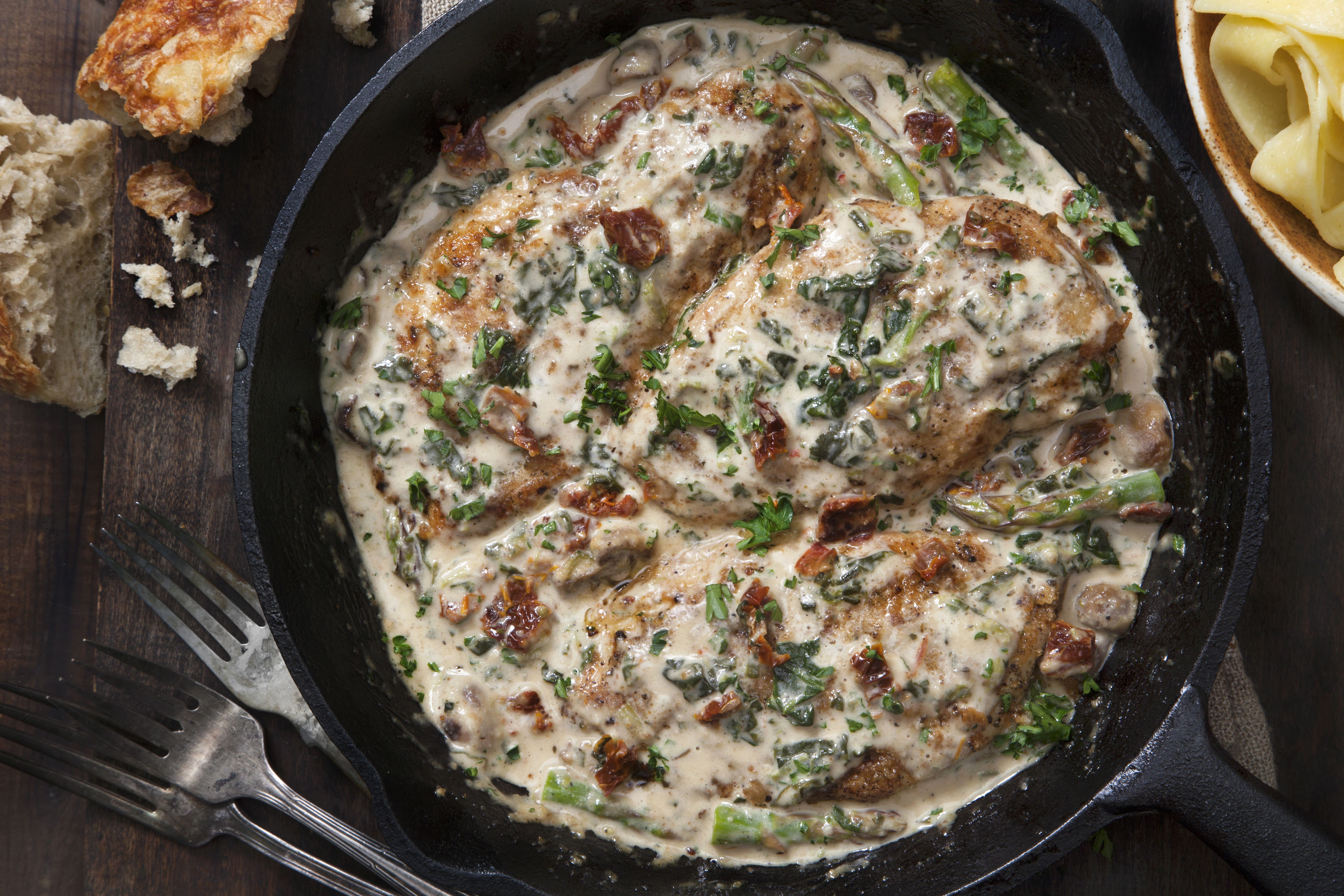 Receta: paso a paso para preparar pollo cremoso de espinaca