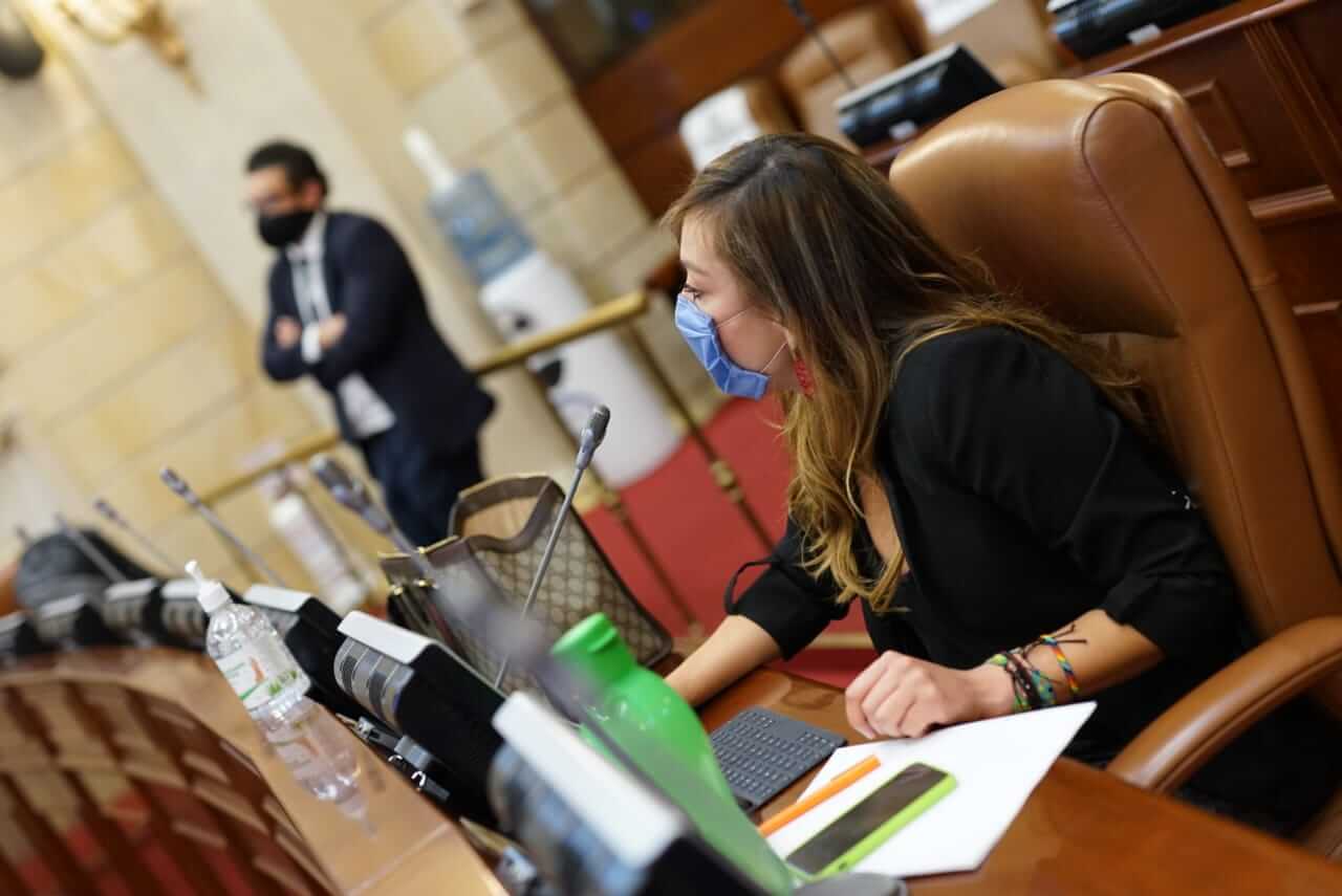 La representante Katherine Miranda, en una sesión presencial en el Congreso, durante la pandemia por el Covid-19. / Archivo
