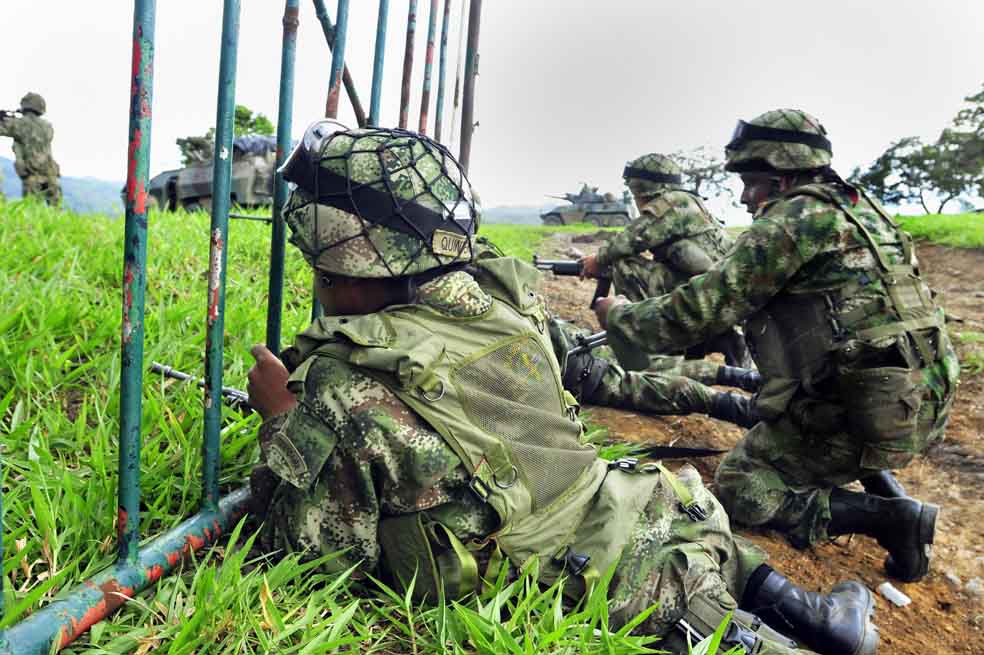 Cinco soldados heridos deja combate entre Ejército y las disidencias en Argelia