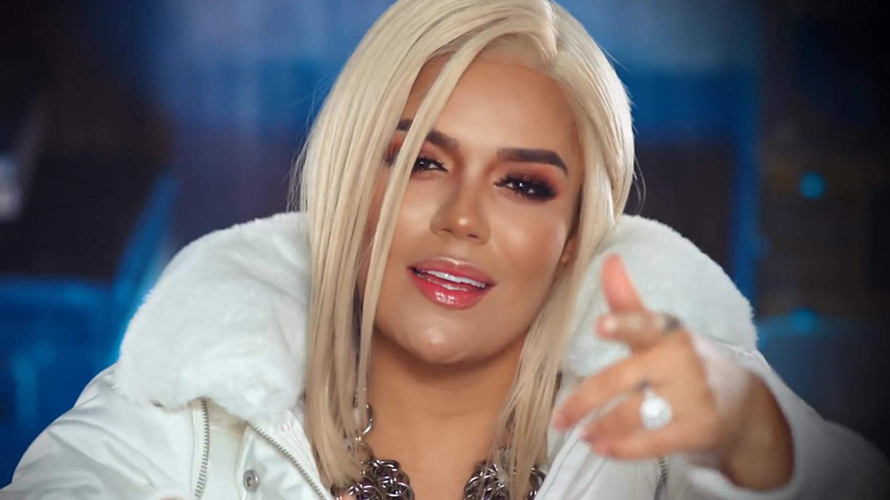 Karol G preocupó por mensaje que puso en Twitter. Esto escribió