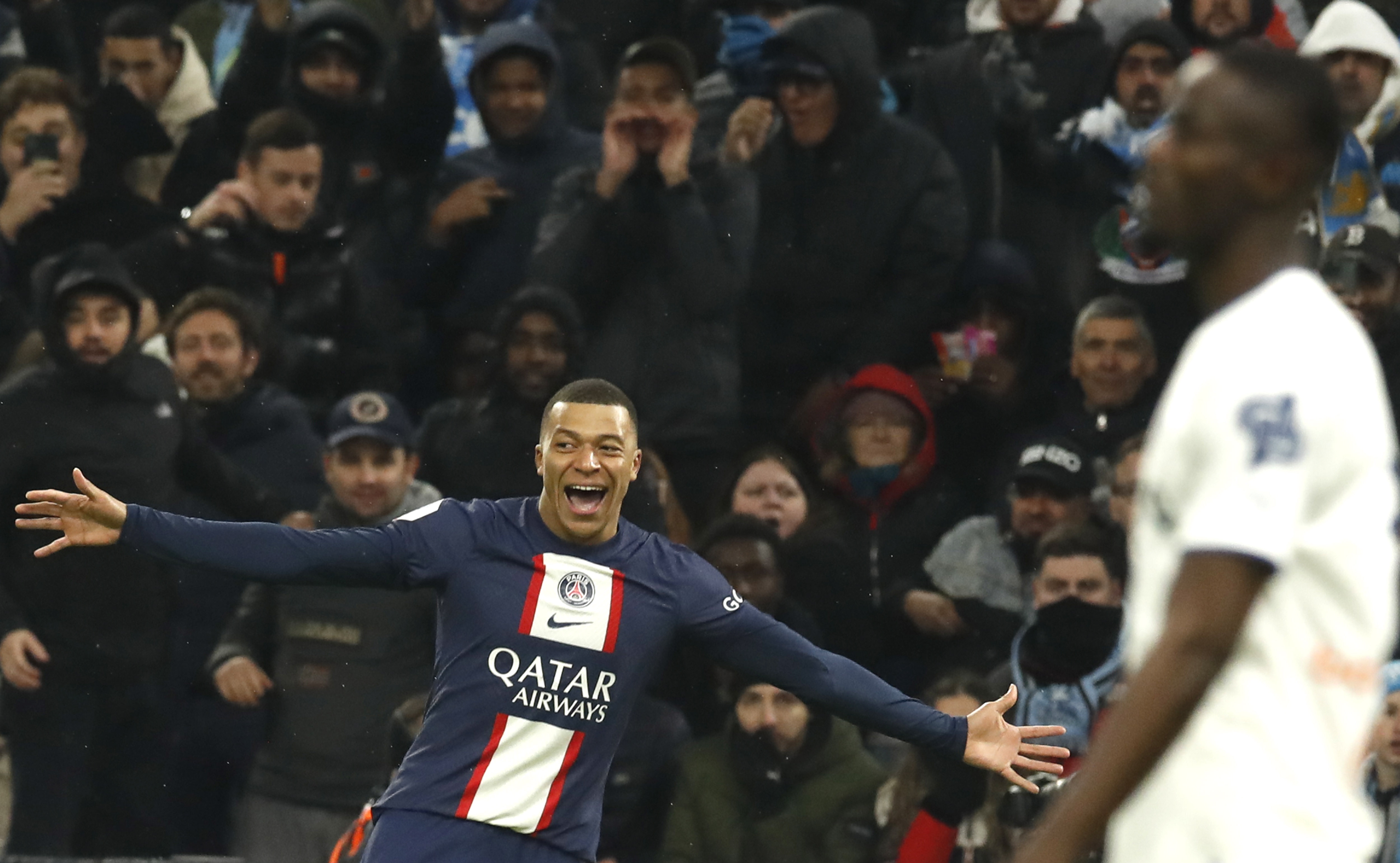 Mbappé iguala récord de Cavani en el PSG previo a los premios The Best