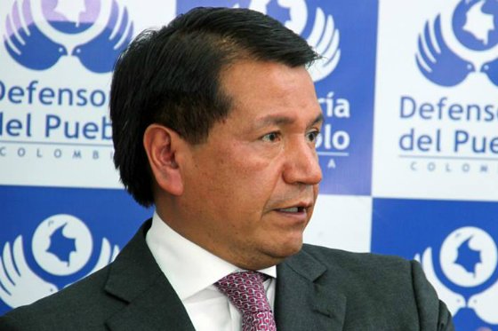 Congresista feminista pide al Defensor del Pueblo renunciar de inmediato a su cargo
