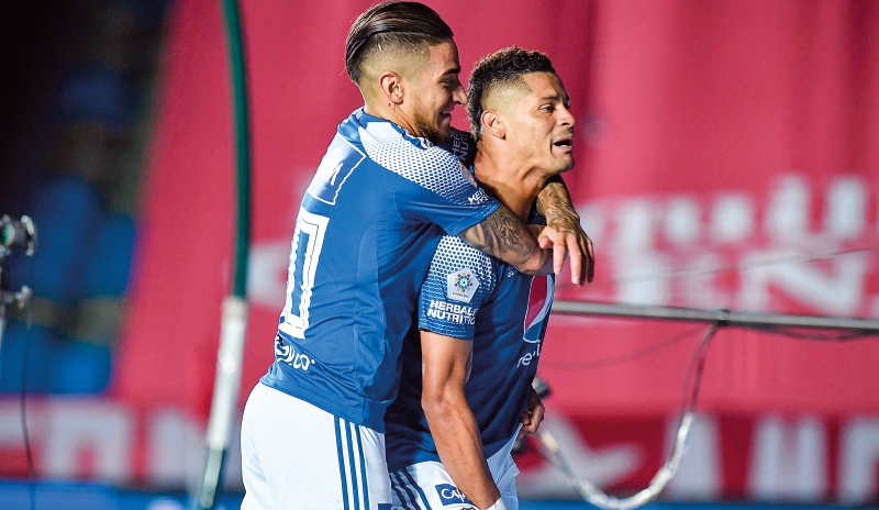 Ayron del Valle (derecha) y Cristian Arango son los goleadores de Millonarios en la Liga BetPlay 2020.