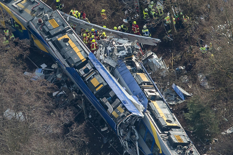 Impresionantes imágenes de grave accidente de trenes en Alemania
