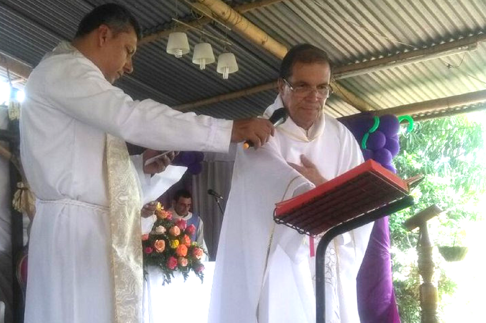 ¿Quién es el padre Ramiro Arango, el que «le cantó la tabla» a Álvaro Uribe?