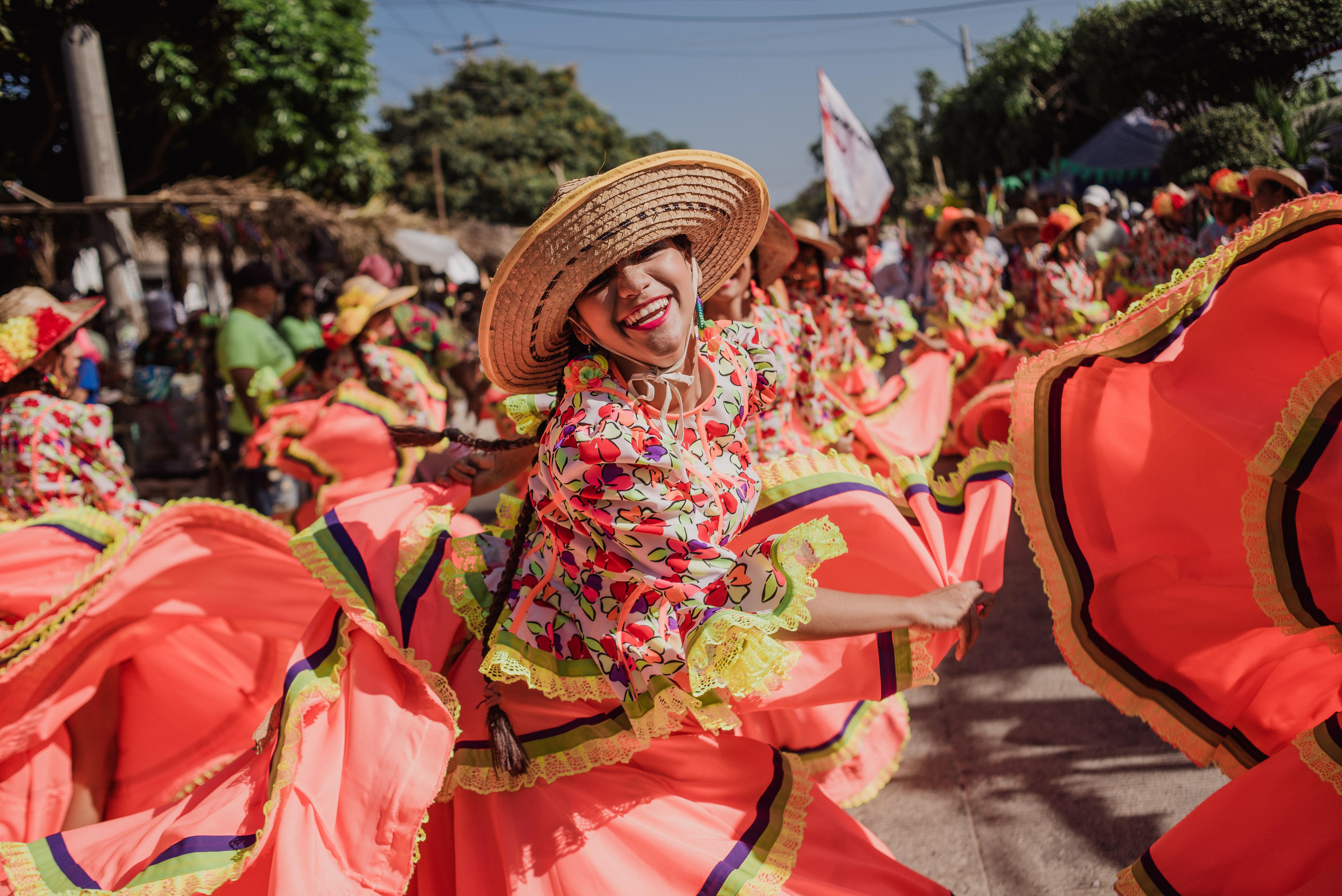 Exposición en Bogotá sobre mujeres y la creación de trajes para danza
