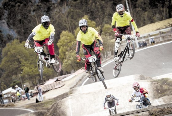 Carrera por la recuperación de Daniel Barragán, que se disputó en la pista de Peñamonte en Ubaté, Cundinamarca. /Luis Ángel - El Espectador