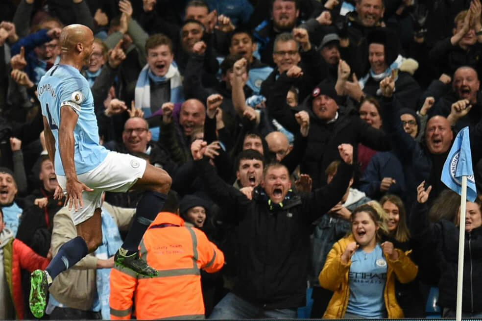 Manchester City venció al Leicester y acaricia el título de la Premier
