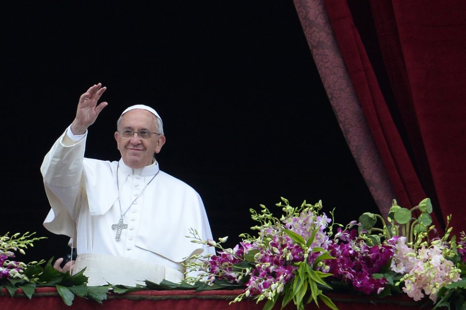 Papa exige en la Pascua que cesen las tragedias y persecuciones