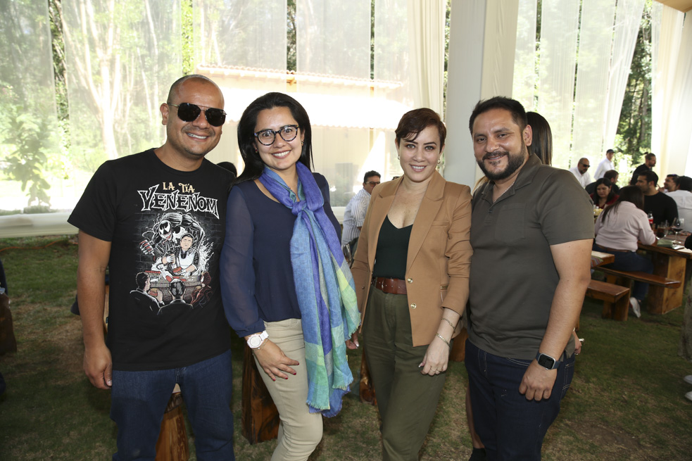 Miguel Reyes, Karla Mendoza, Carla Castro y Juan Carlos Yllanes